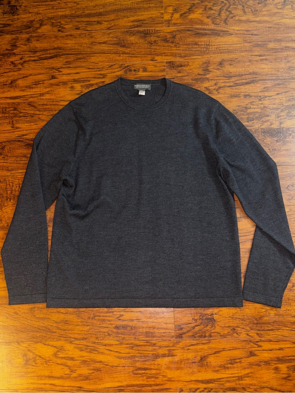 Banana Republic 100% Extra Fine Italian Merino Wool Sweater Charcoal Gray Top